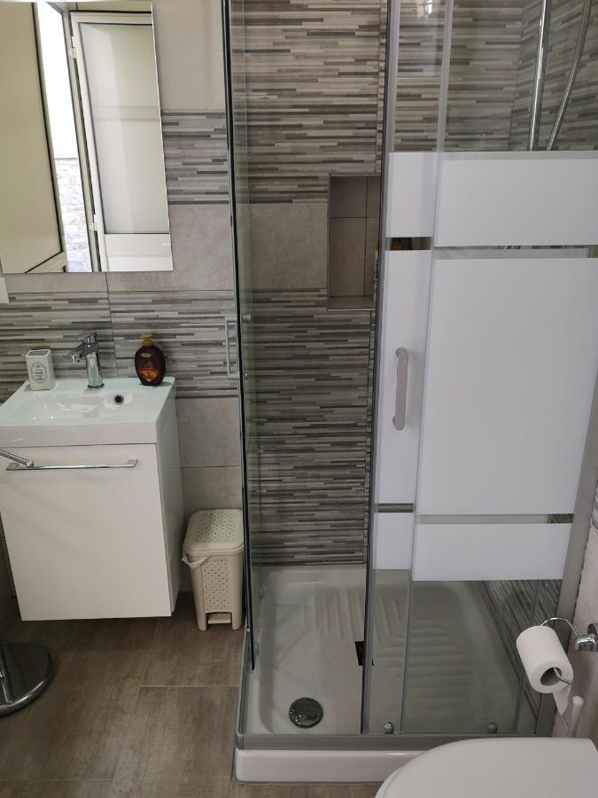Zisa Home Ai Cantieri Culturali-Facile Posteggio In Strada No Ticket Palermo Bagian luar foto
