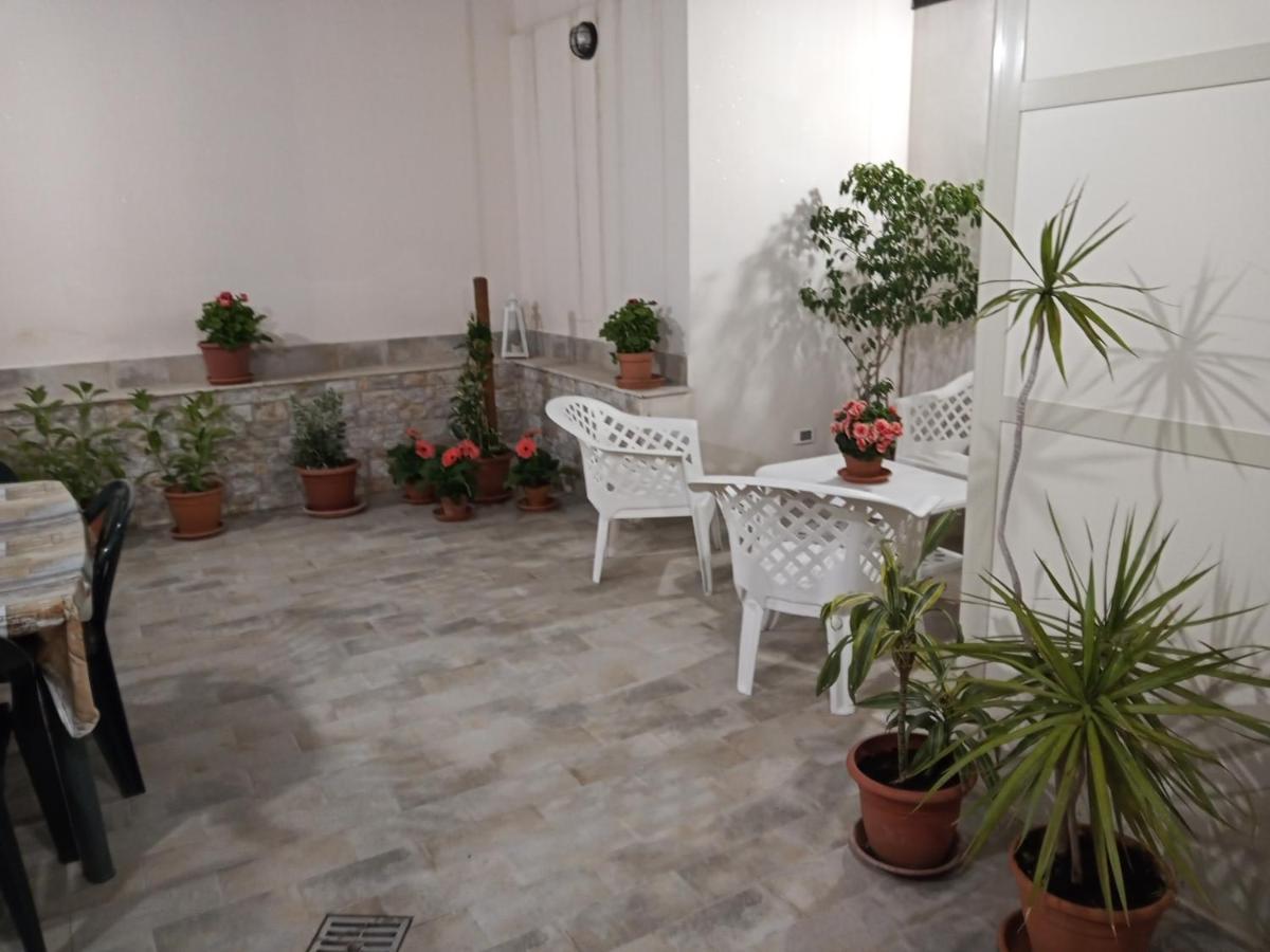Zisa Home Ai Cantieri Culturali-Facile Posteggio In Strada No Ticket Palermo Bagian luar foto